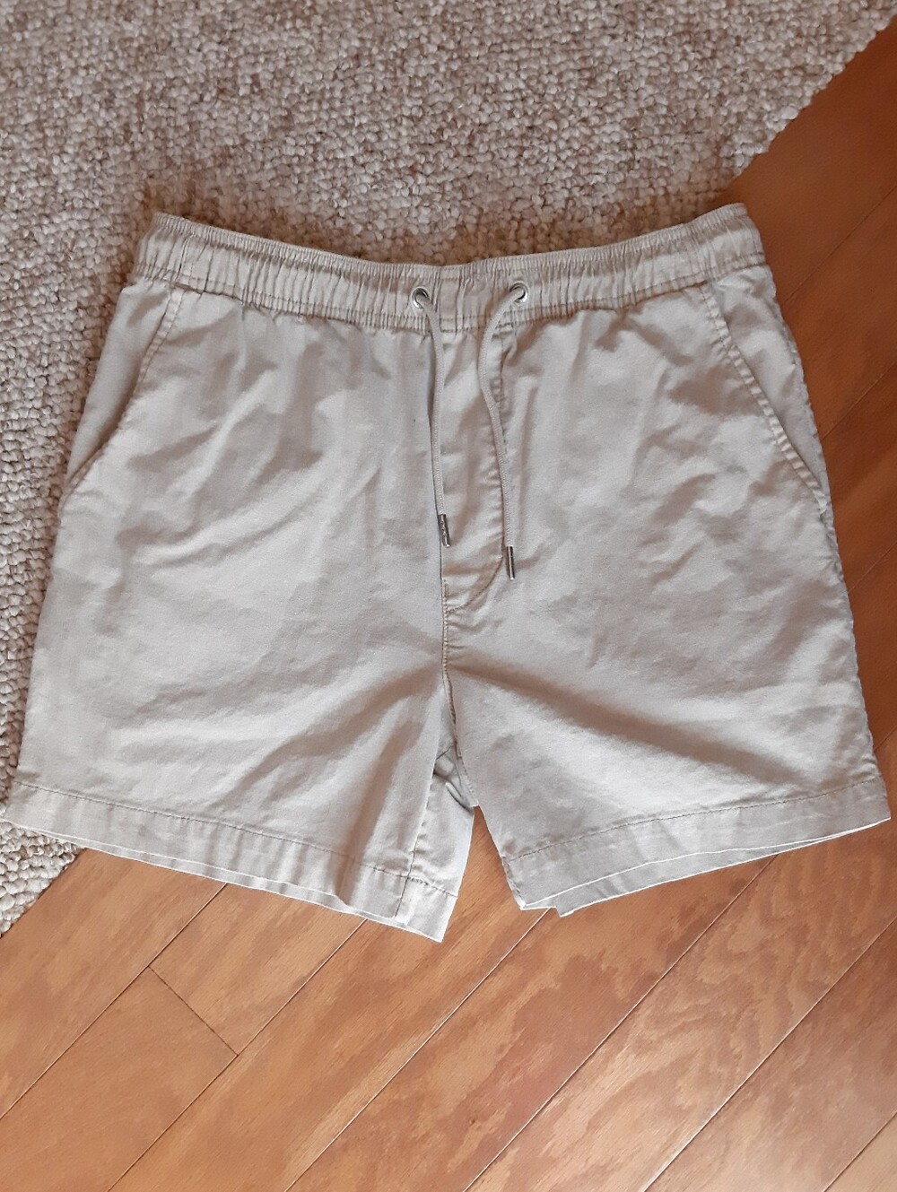 American Eagle Elastic Waist Khaki Shorts size Small